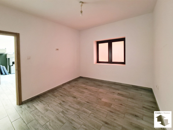 Image No.19-6 Bed House for sale