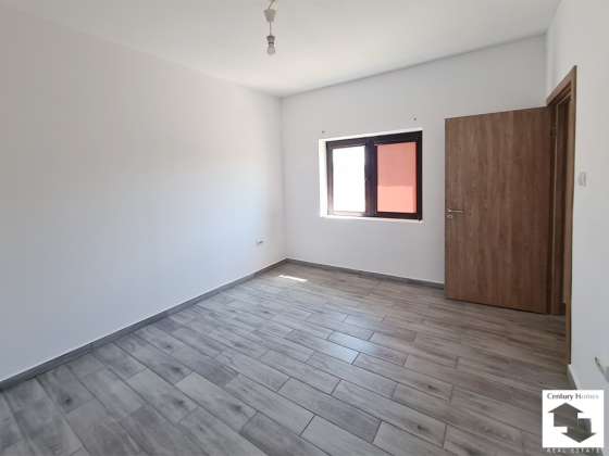 Image No.21-6 Bed House for sale