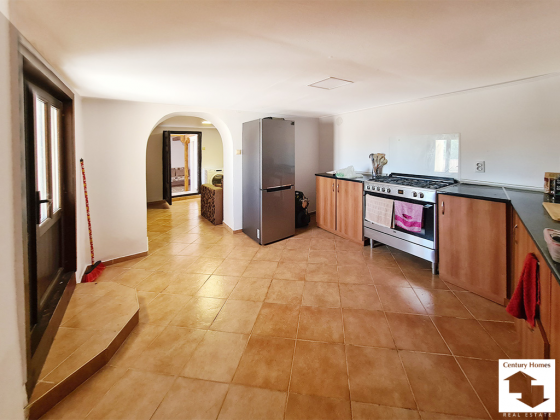 Image No.5-6 Bed House for sale
