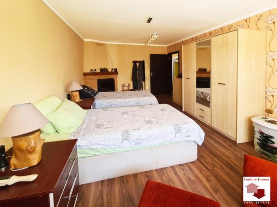 Image No.12-4 Bed House for sale