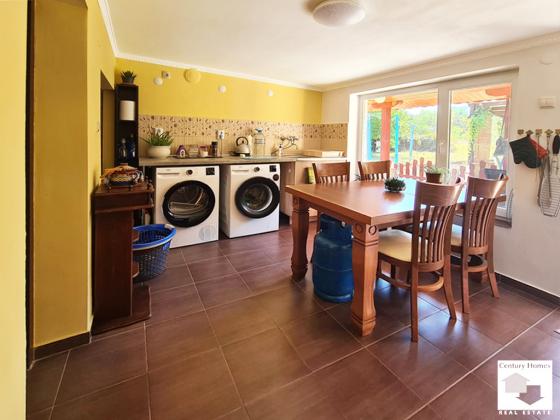 Image No.17-4 Bed House for sale