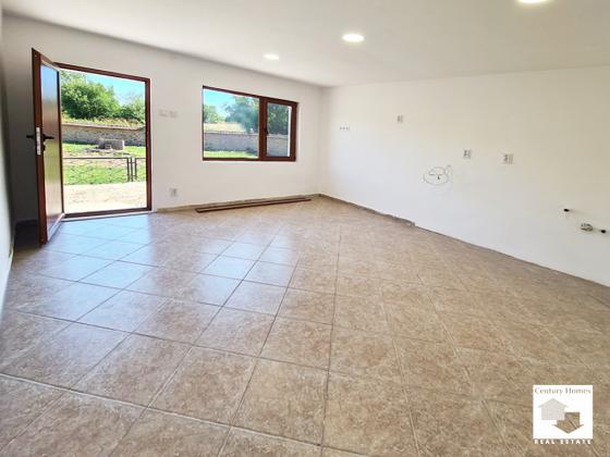 Image No.4-2 Bed House for sale