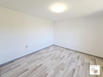 large1787743024