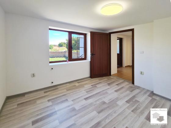 Image No.9-2 Bed House for sale