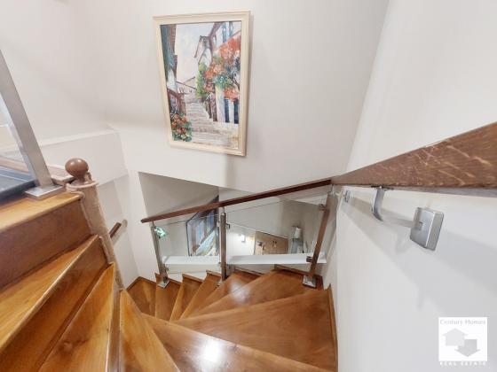 Image No.17-3 Bed House for sale