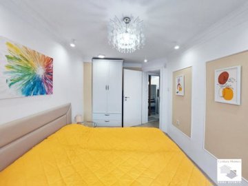 large1790324803