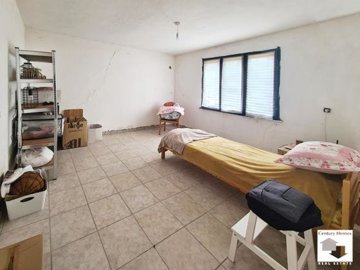 large1790603619