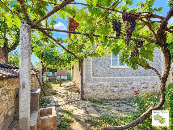 Image No.8-2 Bed House for sale