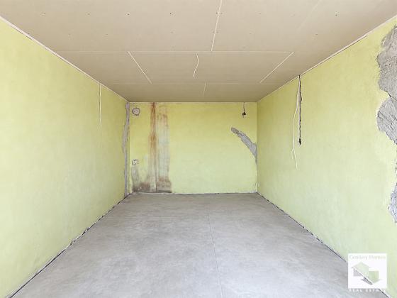 Image No.17-4 Bed House for sale