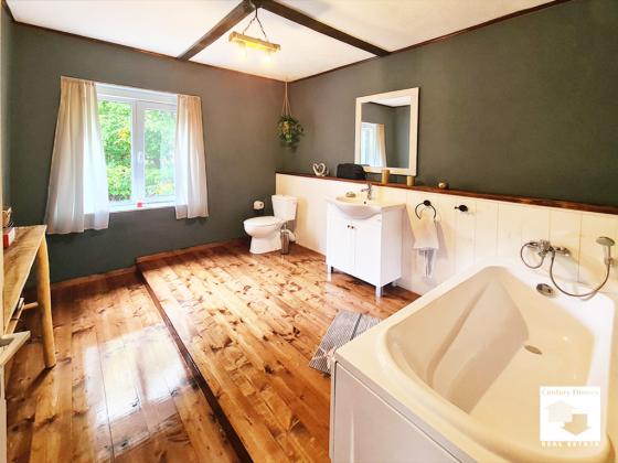 Image No.17-3 Bed House for sale
