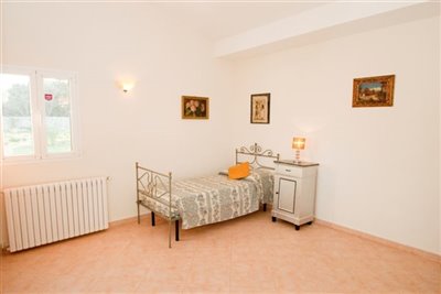 310-villa-for-sale-in-trebaluger-4250-large