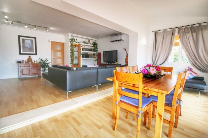 Image No.2-4 Bed Villa for sale