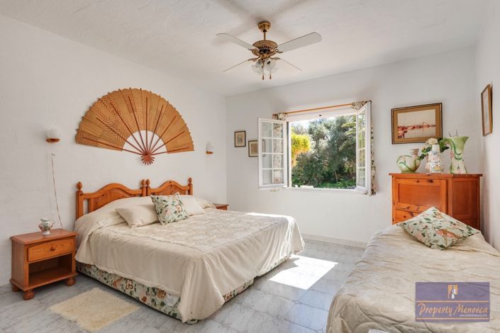 Image No.13-12 Bed Villa for sale