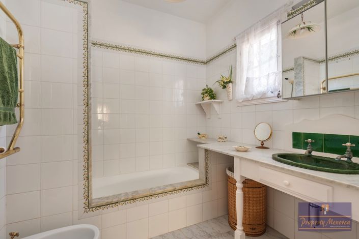 Image No.14-12 Bed Villa for sale