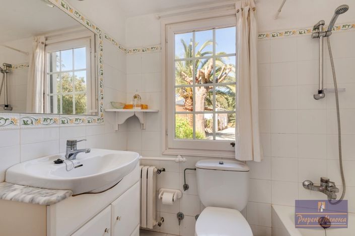 Image No.16-12 Bed Villa for sale