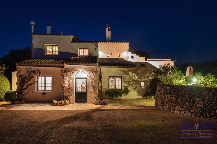 Image No.6-12 Bed Villa for sale