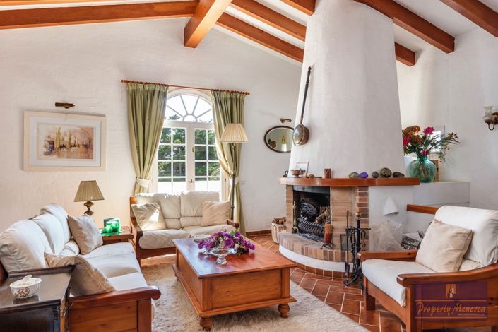 Image No.8-12 Bed Villa for sale