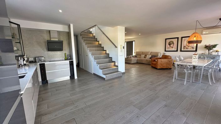 Image No.12-3 Bed Villa for sale