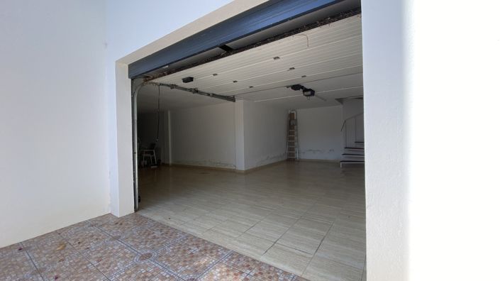 Image No.40-5 Bed Villa for sale