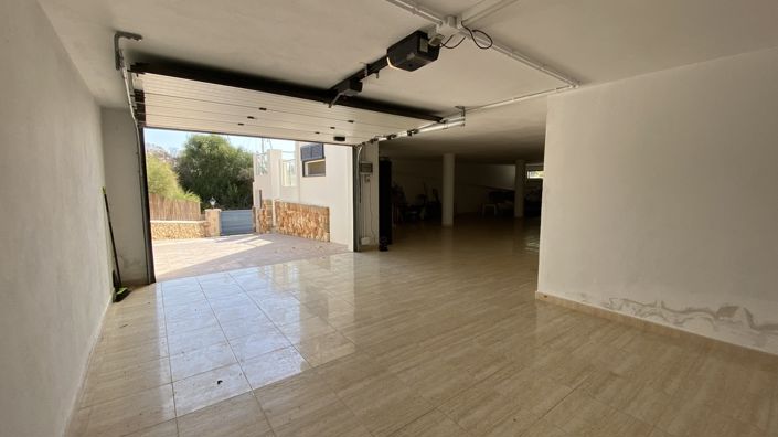 Image No.41-5 Bed Villa for sale