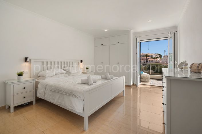 Image No.10-5 Bed Villa for sale