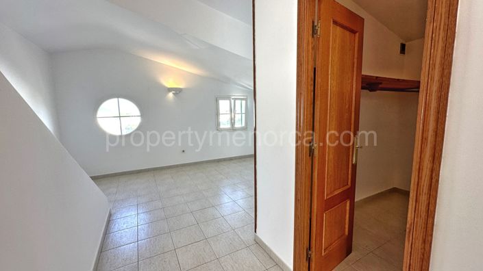 Image No.19-3 Bed Townhouse for sale