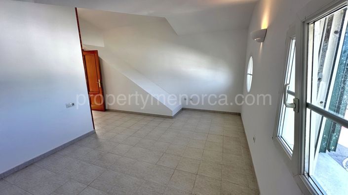 Image No.26-3 Bed Townhouse for sale