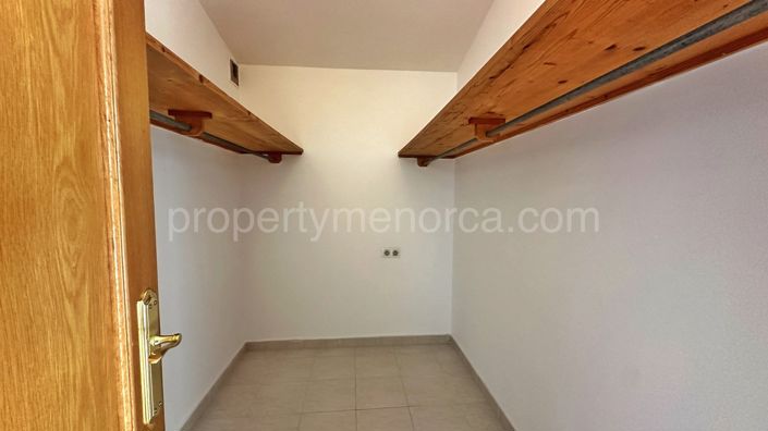 Image No.27-3 Bed Townhouse for sale