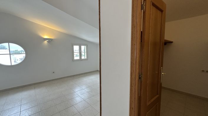 Image No.32-3 Bed Townhouse for sale