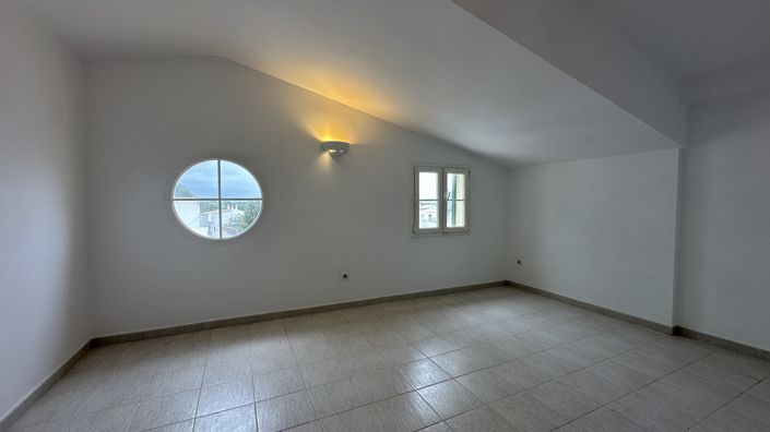 Image No.33-3 Bed Townhouse for sale