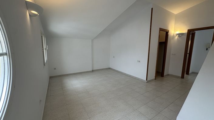 Image No.34-3 Bed Townhouse for sale