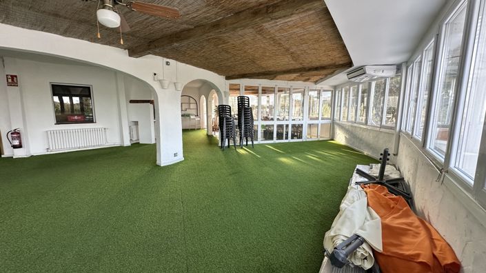 Image No.24-3 Bed Commercial for sale