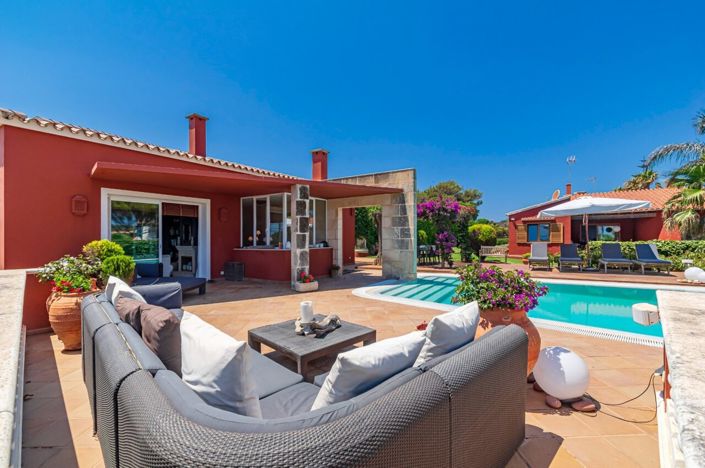 Image No.1-Villa de 4 chambres à vendre à Punta Prima
