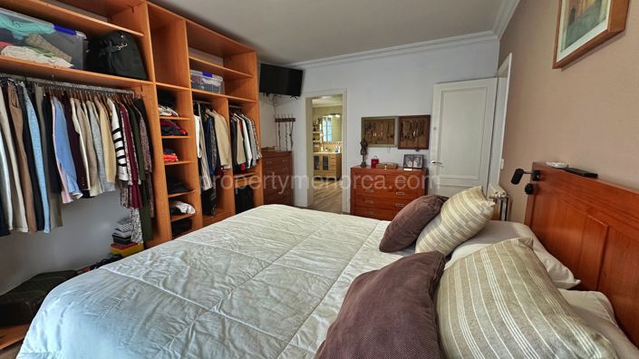 Image No.10-5 Bed Villa for sale