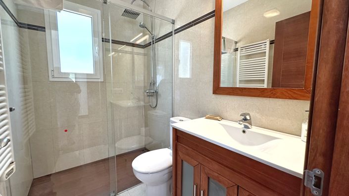 Image No.24-4 Bed Villa for sale