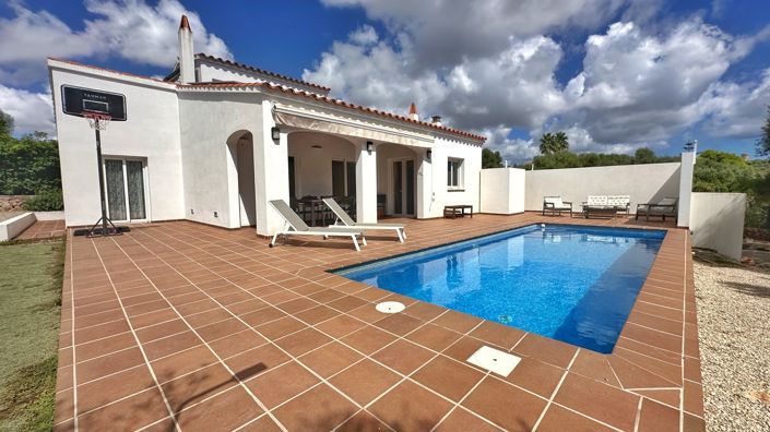 Image No.1-4 Bed Villa for sale