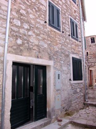 Image No.4-2 Bed House for sale