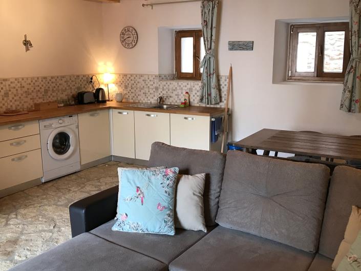 Image No.11-3 Bed House for sale