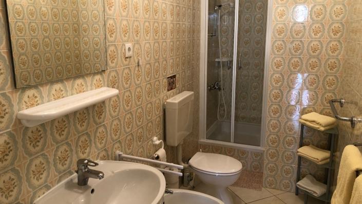 Image No.4-7 Bed House for sale