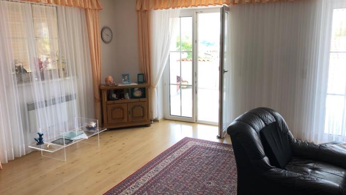 Image No.15-7 Bed House for sale