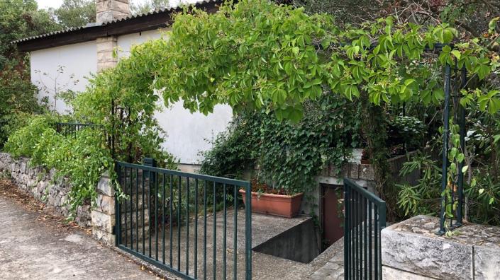 Image No.2-2 Bed Hotel for sale