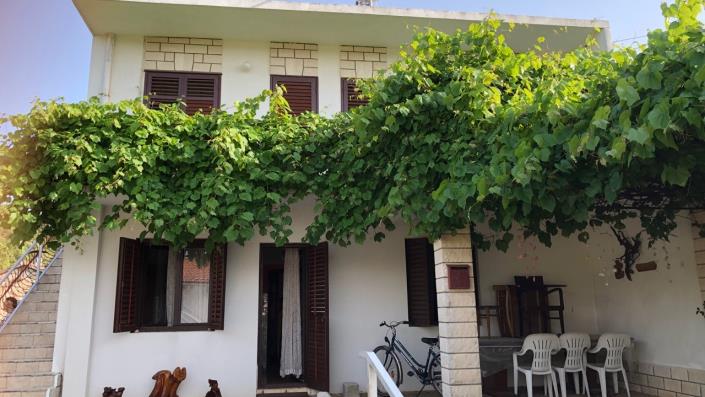 Image No.6-6 Bed House for sale