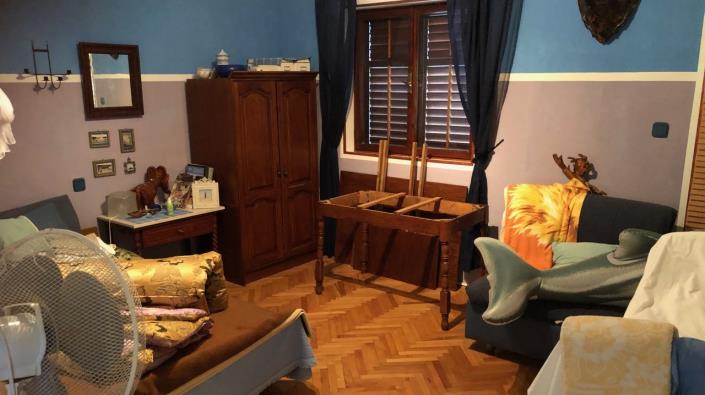 Image No.10-6 Bed House for sale