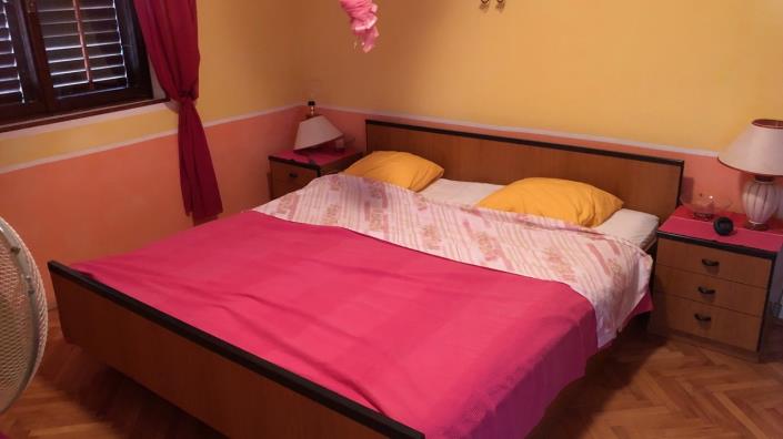 Image No.11-6 Bed House for sale