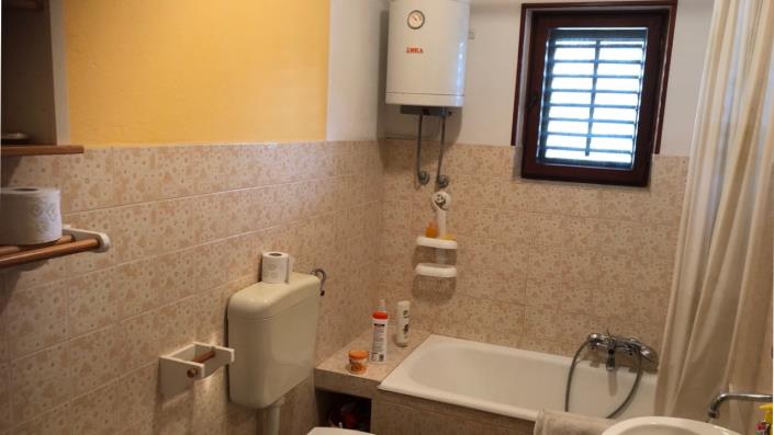 Image No.12-6 Bed House for sale