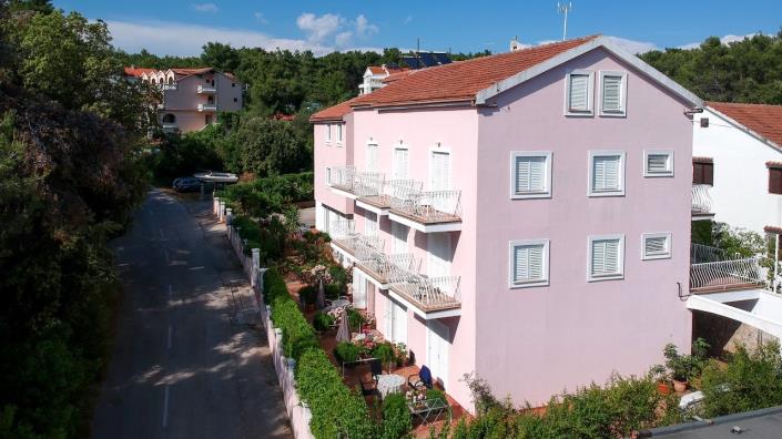 Image No.5-Commercial de 15 chambres à vendre à Vrboska