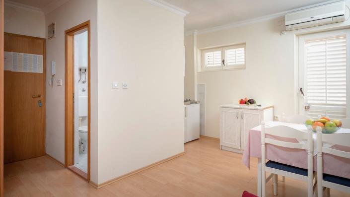 Image No.9-Commercial de 15 chambres à vendre à Vrboska