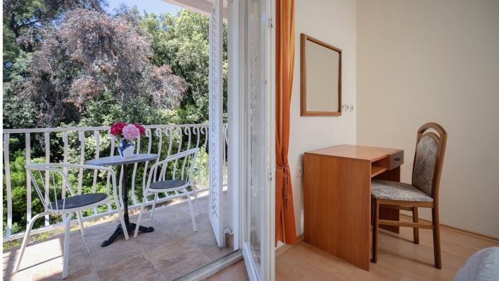 Image No.7-Commercial de 15 chambres à vendre à Vrboska