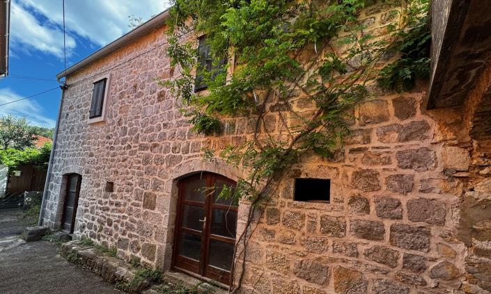 Image No.1-3 Bed House for sale