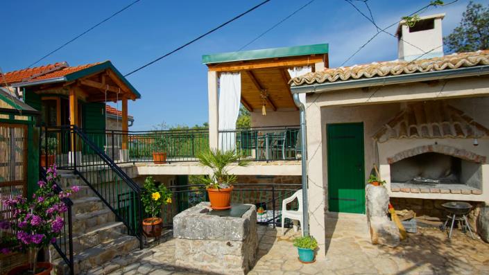 Image No.10-3 Bed House for sale